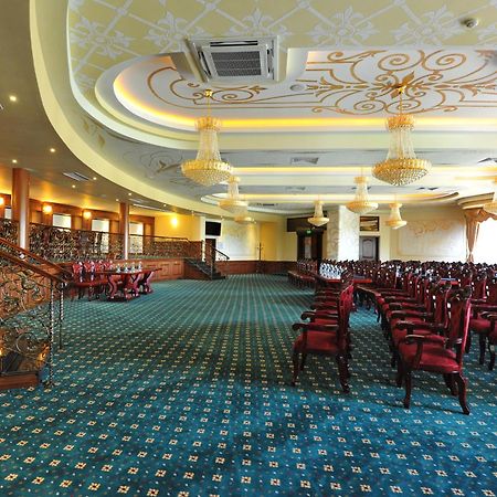 Park Hotel Eski Zağra Dış mekan fotoğraf The interior of the main hall