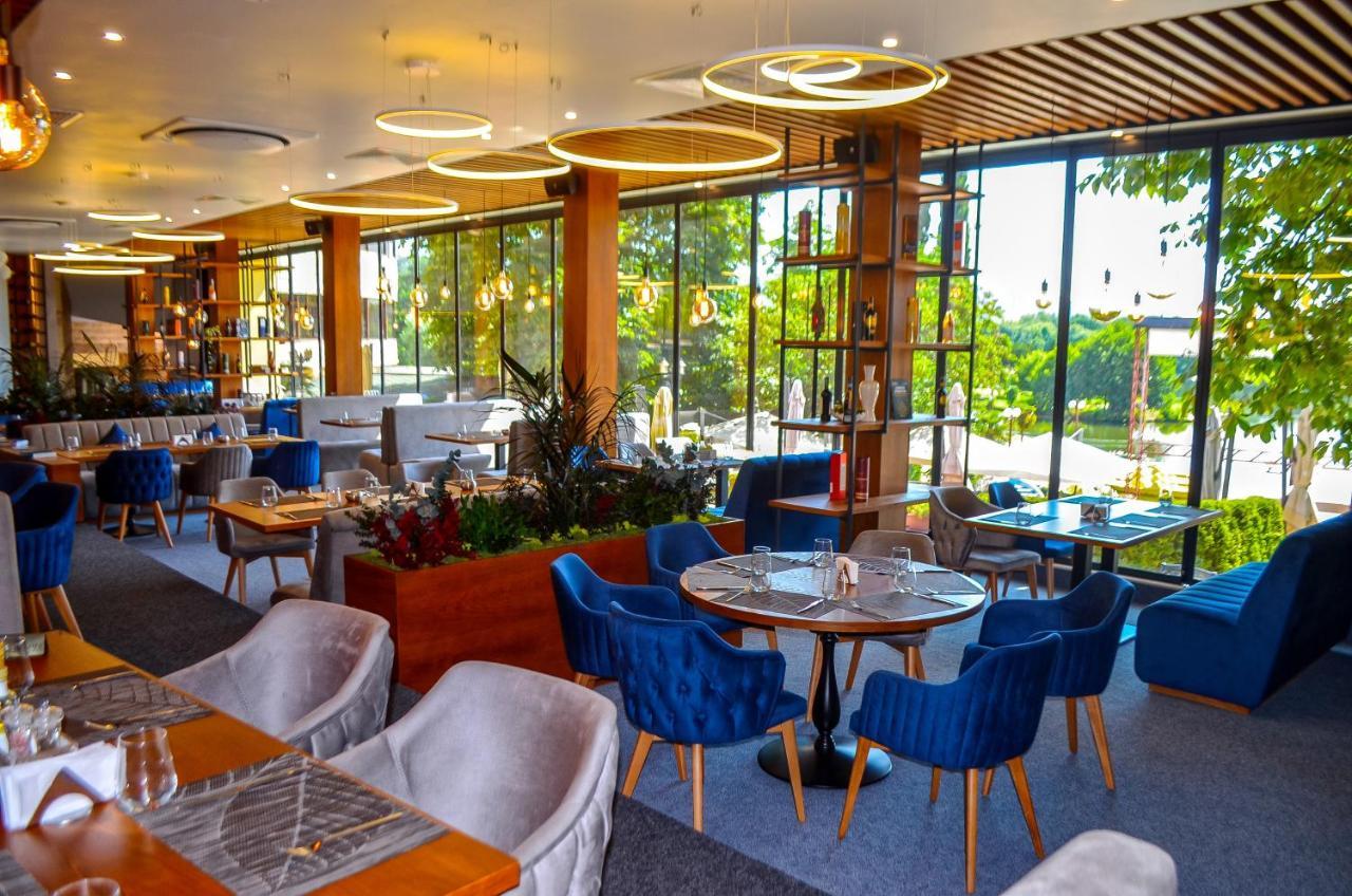 Park Hotel Eski Zağra Dış mekan fotoğraf Restaurant in the hotel