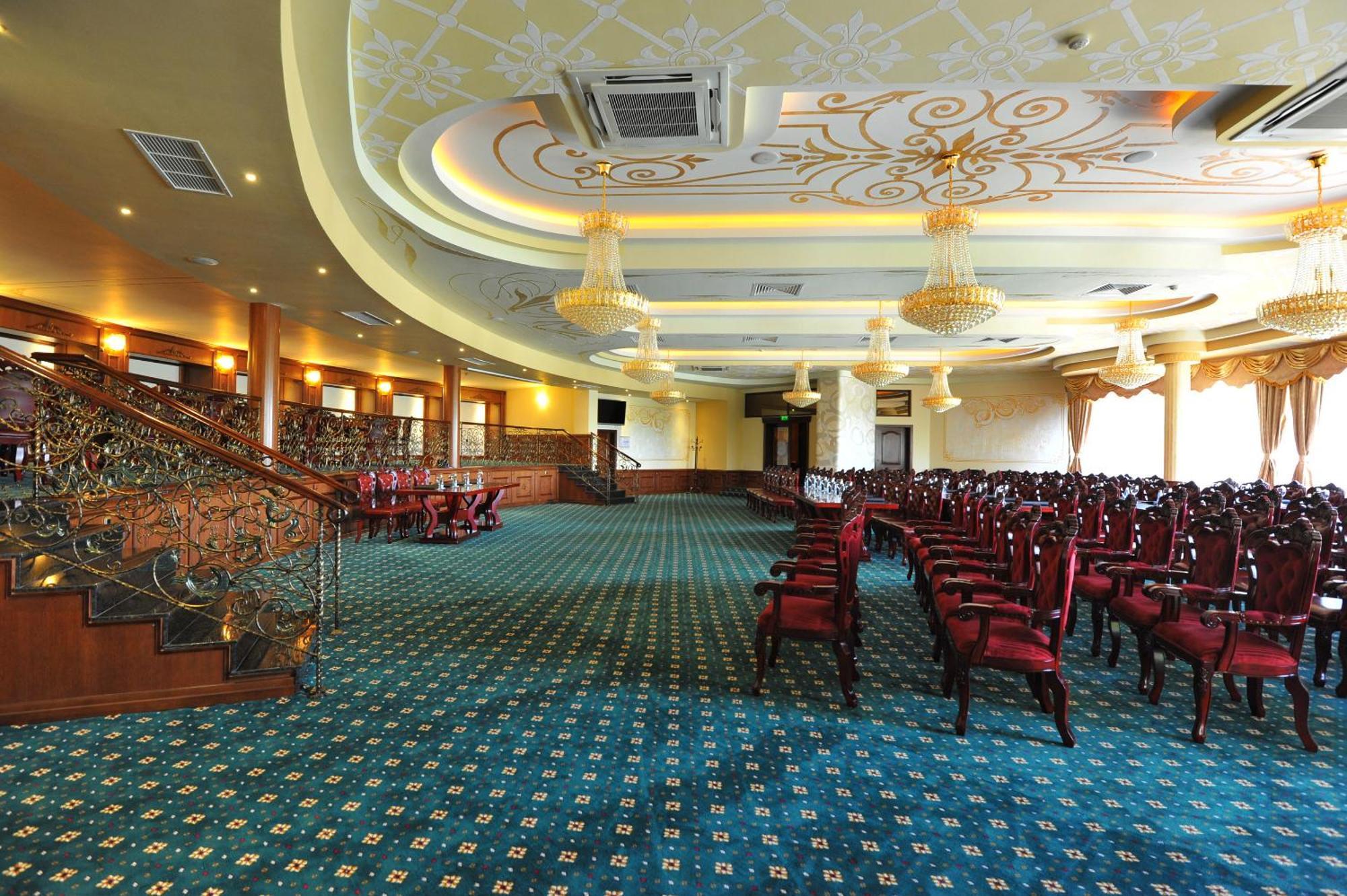 Park Hotel Eski Zağra Dış mekan fotoğraf The interior of the main hall