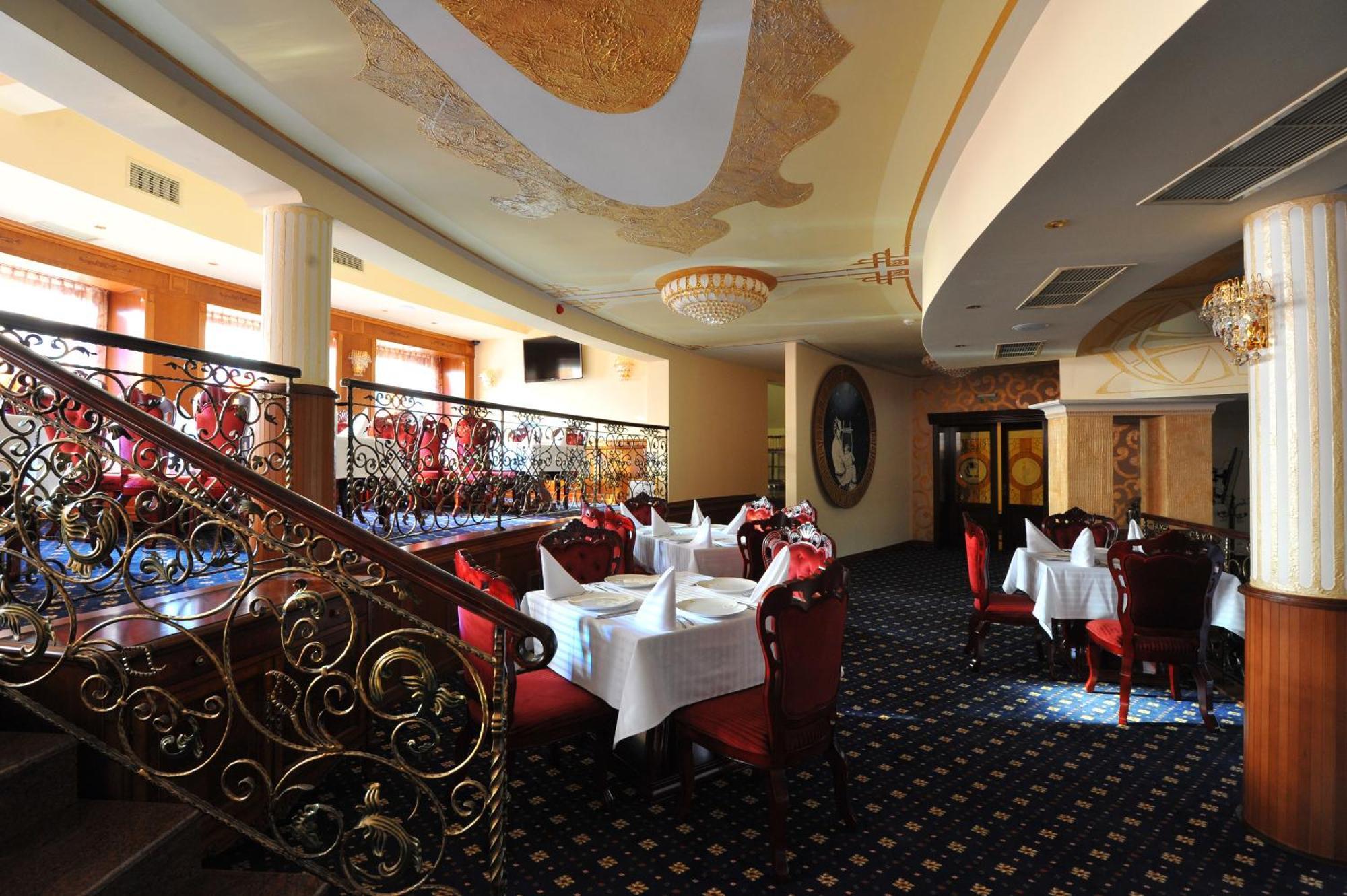 Park Hotel Eski Zağra Dış mekan fotoğraf Restaurant