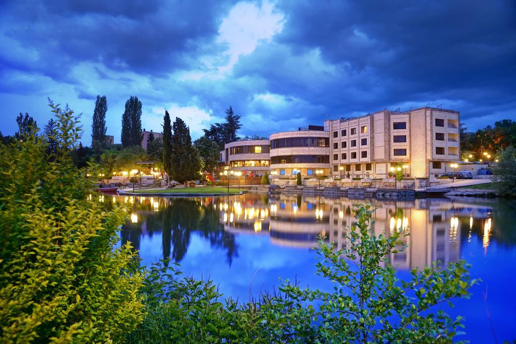 Park Hotel Eski Zağra Dış mekan fotoğraf The Inn at Laurel Point