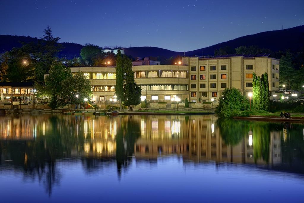 Park Hotel Eski Zağra Dış mekan fotoğraf The University of Patras
